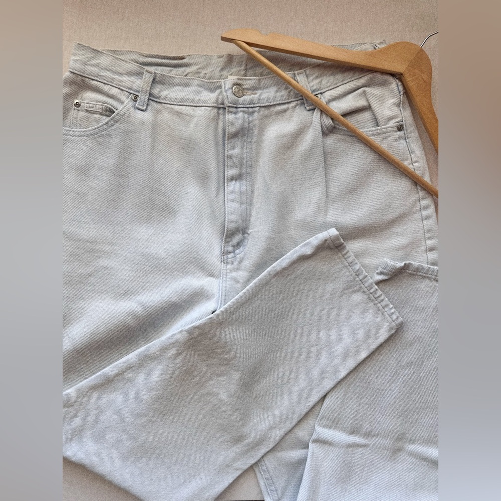 Vintage Lee High-Waisted Light Wash Jeans